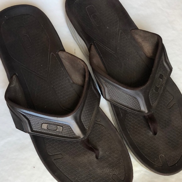 Oakley Men’s brown flap flops size 13 - Picture 2 of 7